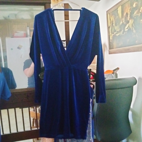 Dress - Picture 2 of 2